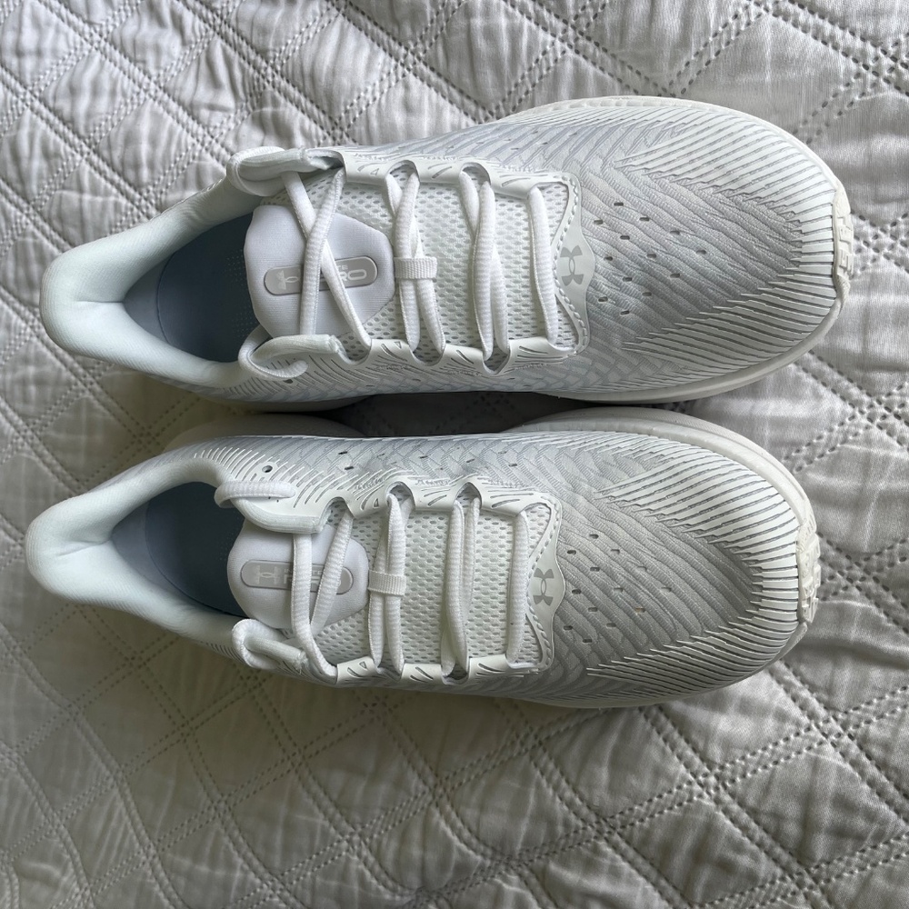 NIB Under Armour Infinite Pro Hovr Sneakers - Picture 4 of 6